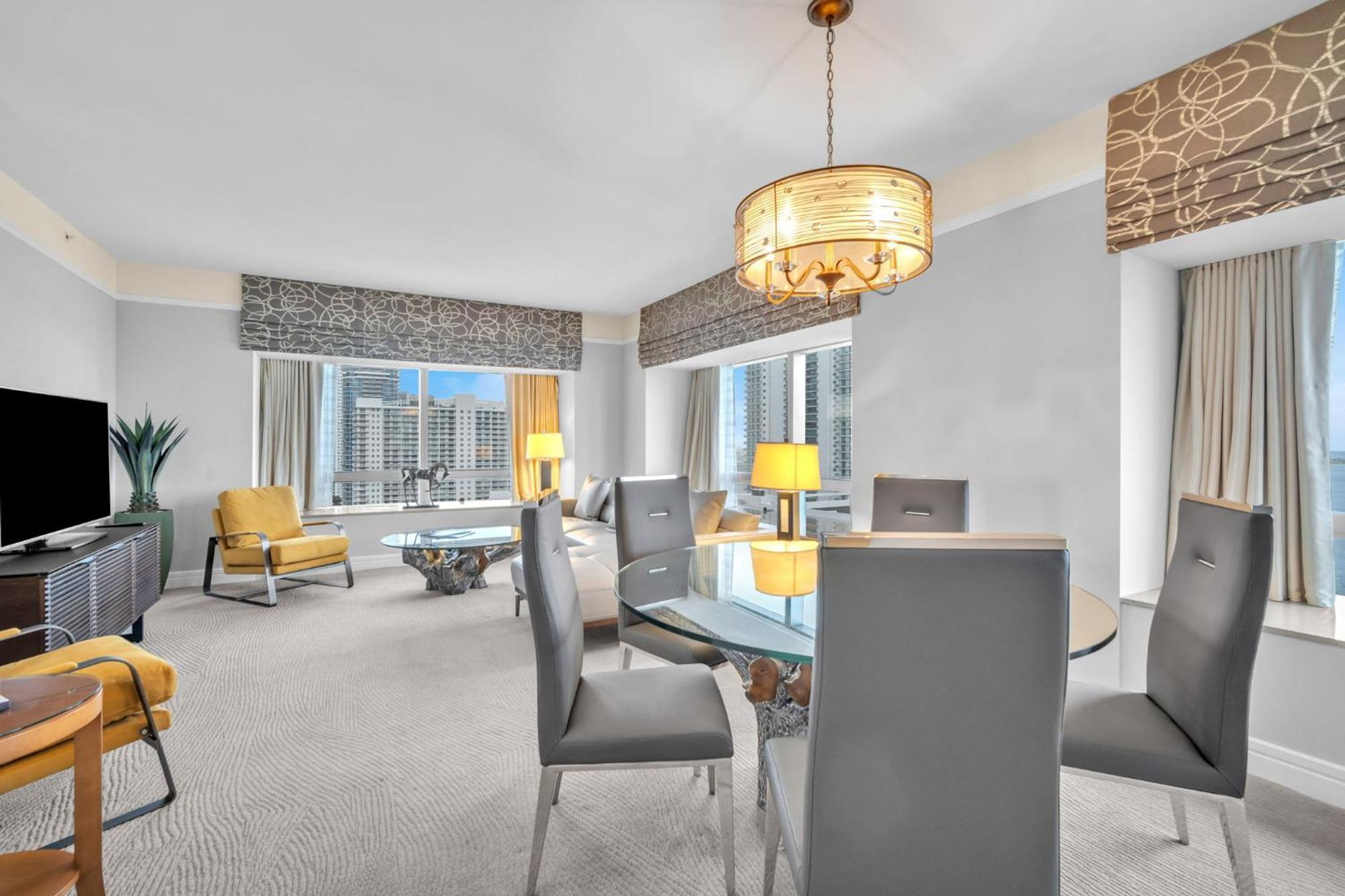 Spacious 2 Bedroom 2 Bath & Studio Suites In The Four Seasons Hotel Miami High Floors Buitenkant foto