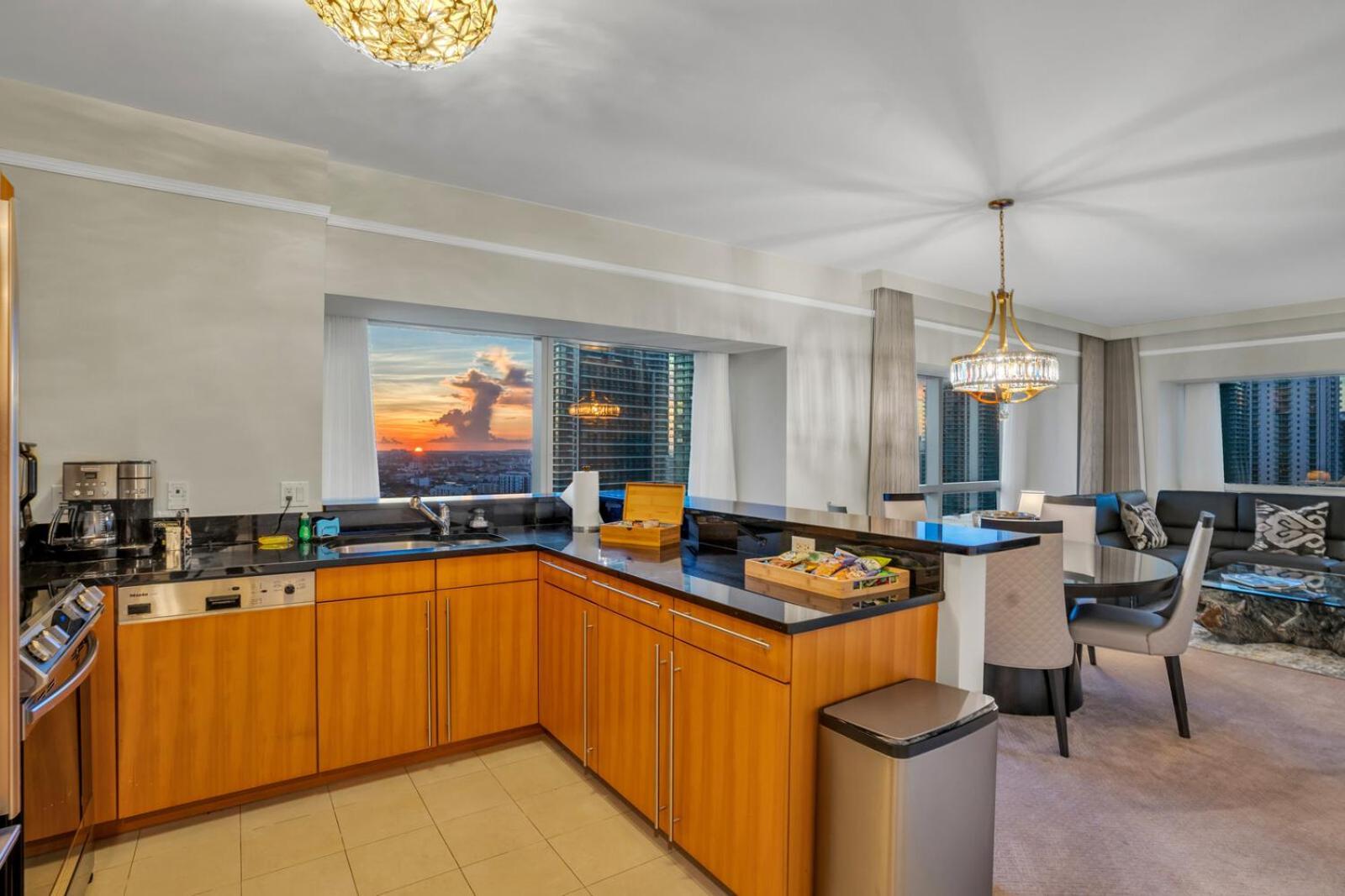 Spacious 2 Bedroom 2 Bath & Studio Suites In The Four Seasons Hotel Miami High Floors Kamer foto